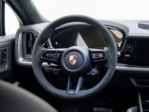 New 2026 Porsche Cayenne Coupe image 12