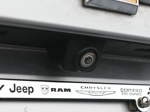 Used 2021 Chevrolet Blazer LT image 32