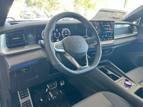 New 2026 Volkswagen Tiguan SE R-Line image 14