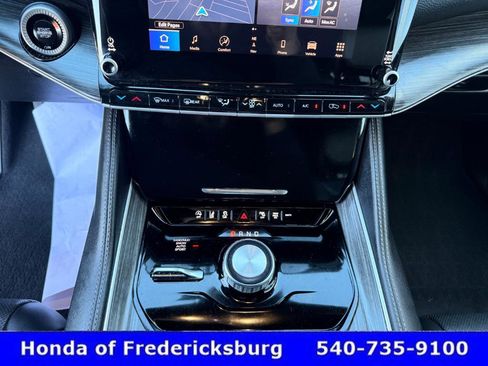 Used 2024 Jeep Wagoneer L Series II w/ Flexible Seating Group image 45