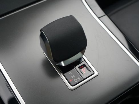 Used 2025 Land Rover Range Rover Velar Dynamic SE AWD/4WD image 18