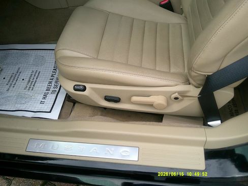 Used 2006 Ford Mustang GT RWD image 9