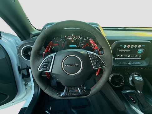 Used 2018 Chevrolet Camaro ZL1 image 10