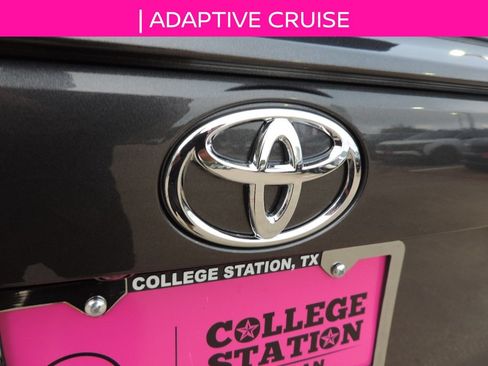 Used 2024 Toyota RAV4 XLE FWD image 11