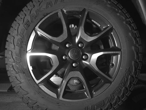 Used 2025 Jeep Compass Trailhawk image 15