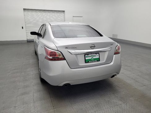 Used 2015 Nissan Altima 2.5 SV FWD image 6