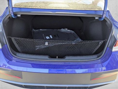 Used 2025 Hyundai Elantra Sport image 6