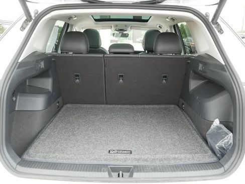 Certified 2026 Volkswagen Tiguan SE AWD/4WD image 17