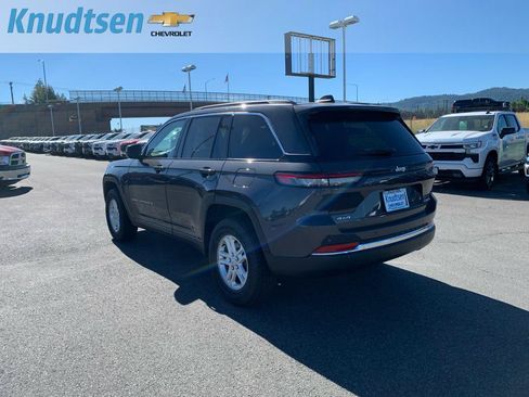 Used 2025 Jeep Grand Cherokee Laredo w/ Luxury Tech Group I AWD/4WD image 5