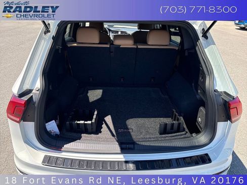 Used 2023 Volkswagen Tiguan SE R-Line AWD/4WD image 11