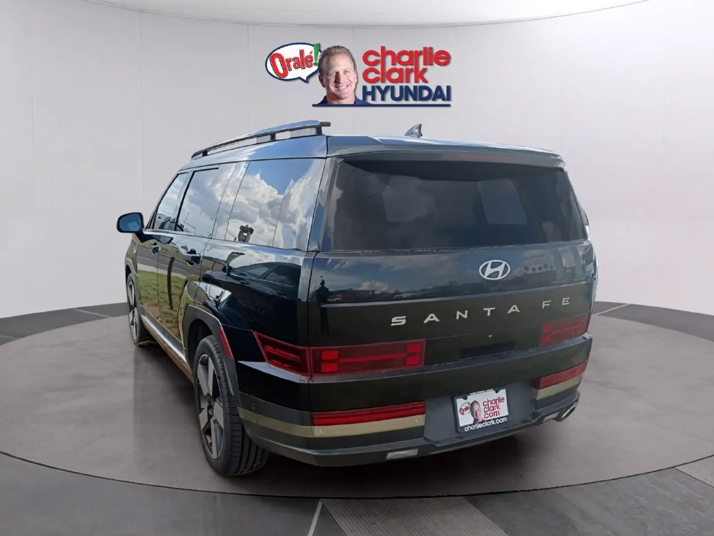 Used 2024 Hyundai Santa Fe Limited FWD image 2