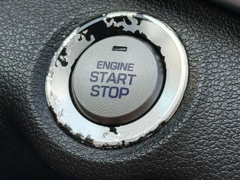 Used 2017 Hyundai Elantra Limited FWD image 25
