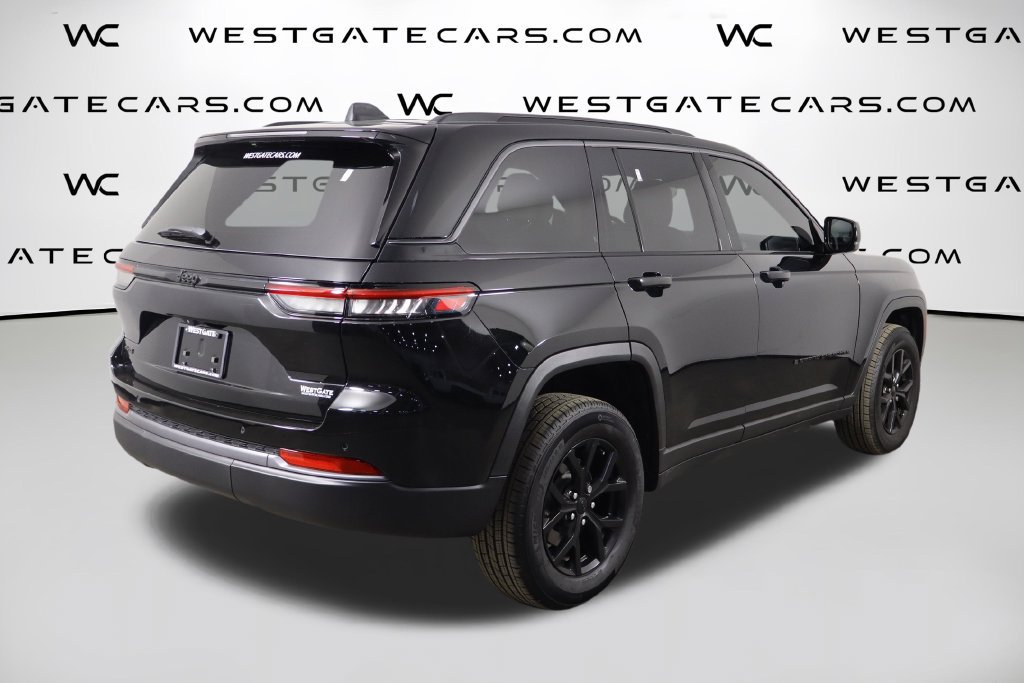 Used 2026 Jeep Grand Cherokee Altitude AWD/4WD image 46
