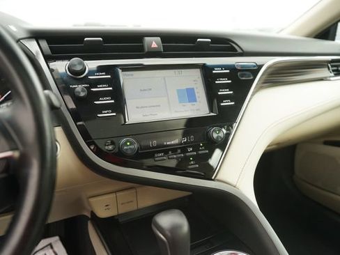 Used 2018 Toyota Camry XLE FWD image 26