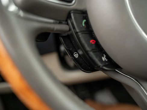 Used 2012 Jaguar XJ RWD image 22
