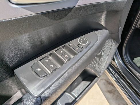 Certified 2024 Kia Forte LXS FWD image 17