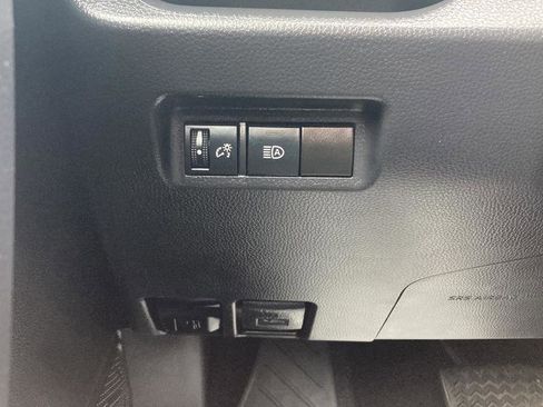 Used 2021 Toyota RAV4 LE AWD/4WD image 23