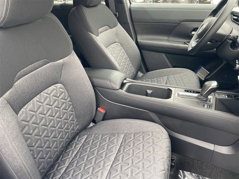 New 2026 Nissan Kicks SV image 8