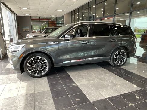 Used 2020 Lincoln Aviator Reserve w/ Equipment Group 202A AWD/4WD image 3