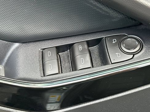 Certified 2026 Chevrolet Equinox LT FWD image 12