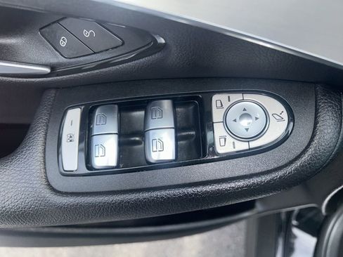 Used 2021 Mercedes-Benz GLC 300 image 19