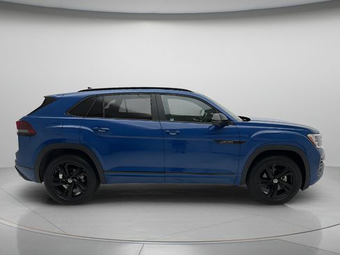 Used 2025 Volkswagen Atlas Cross Sport SEL R-Line AWD/4WD image 2