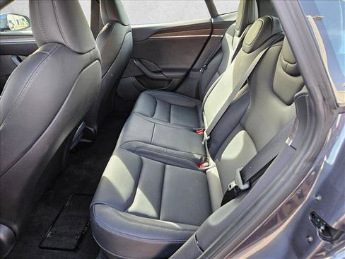 Used 2022 Tesla Model S image 19