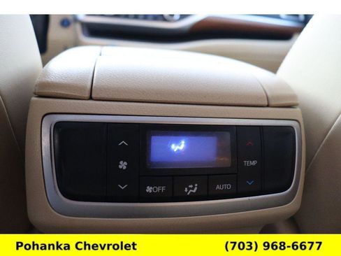 Used 2017 Toyota Highlander Limited image 26