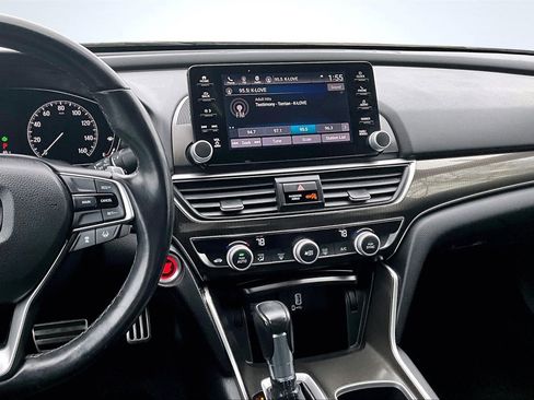 Used 2018 Honda Accord Sport image 9