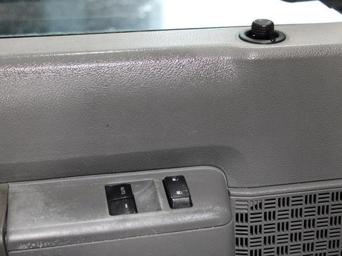 Used 2009 Ford E-150 and Econoline 150 RWD image 9