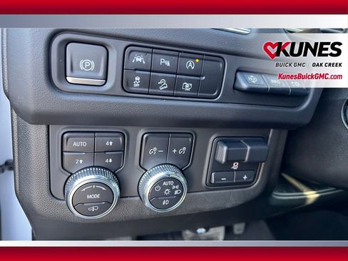Used 2023 GMC Yukon XL AT4 image 17