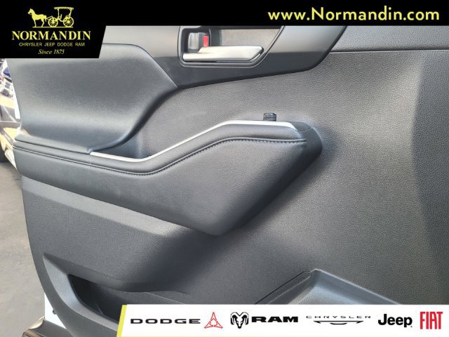 Used 2022 Toyota Highlander XLE FWD image 13