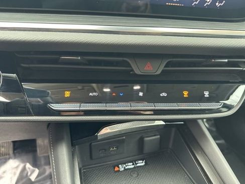 Used 2025 Buick Envision Preferred image 25