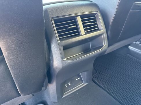 Used 2023 Volkswagen Atlas Cross Sport SE image 15