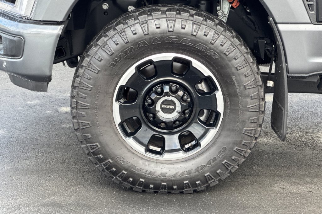 Used 2026 Ford F350 Platinum w/ Tremor Off-Road Package AWD/4WD image 33