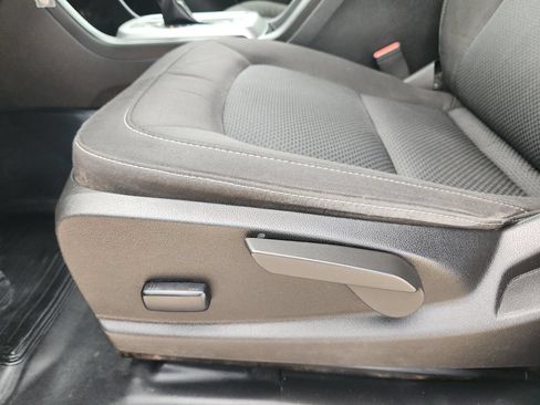 Used 2022 Chevrolet Colorado LT w/ Fleet Safety Package RWD image 26