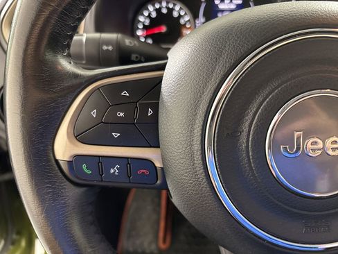 Used 2016 Jeep Renegade 75th Anniversary FWD image 29