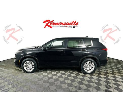 Used 2024 Mitsubishi Outlander ES image 4