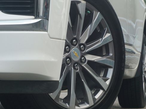 Used 2022 Chevrolet Traverse Premier image 37