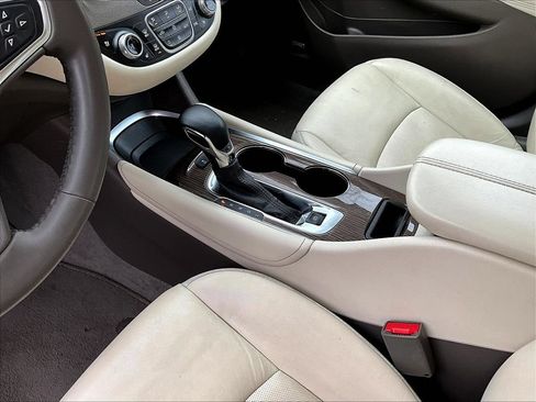 Used 2024 Chevrolet Malibu LT FWD image 21