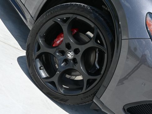 Used 2024 Alfa Romeo Stelvio Veloce AWD/4WD image 12