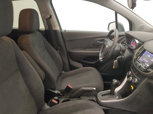 Used 2020 Chevrolet Trax LS w/ Tint and Cruise Package FWD image 21