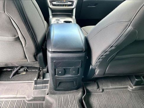 Used 2023 Ford Explorer XLT RWD image 25