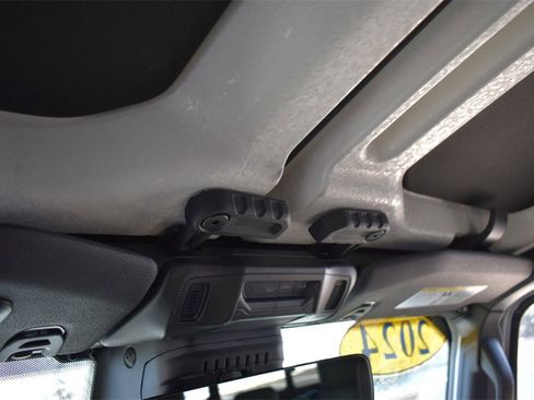 Used 2024 Jeep Gladiator Mojave image 27