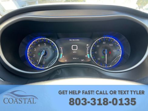Used 2024 Chrysler Pacifica Touring-L FWD image 21