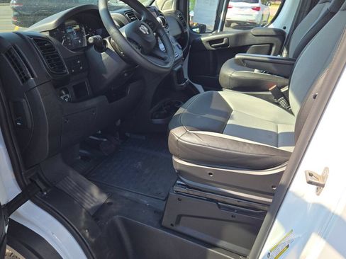 Used 2026 RAM ProMaster 2500 w/ Convenience Group FWD image 21