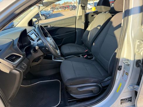 Used 2019 Hyundai Accent SE FWD image 15