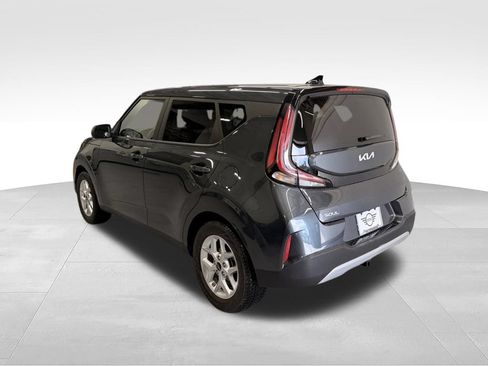 Used 2025 Kia Soul LX w/ LX Technology Package FWD image 3