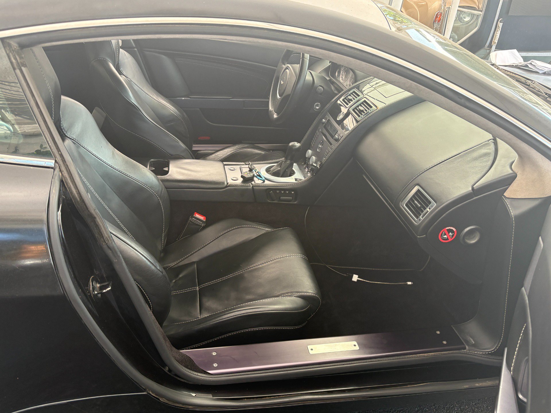 Used 2007 Aston Martin V8 Vantage Coupe RWD image 14