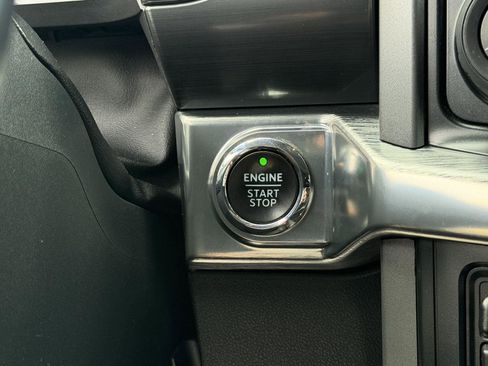 Used 2021 Ford F150 Lariat w/ Equipment Group 502A High image 23